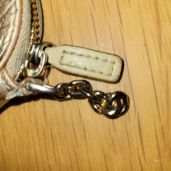 MCM Gold Heart Coin Pouch pouch - Picture 3 of 8